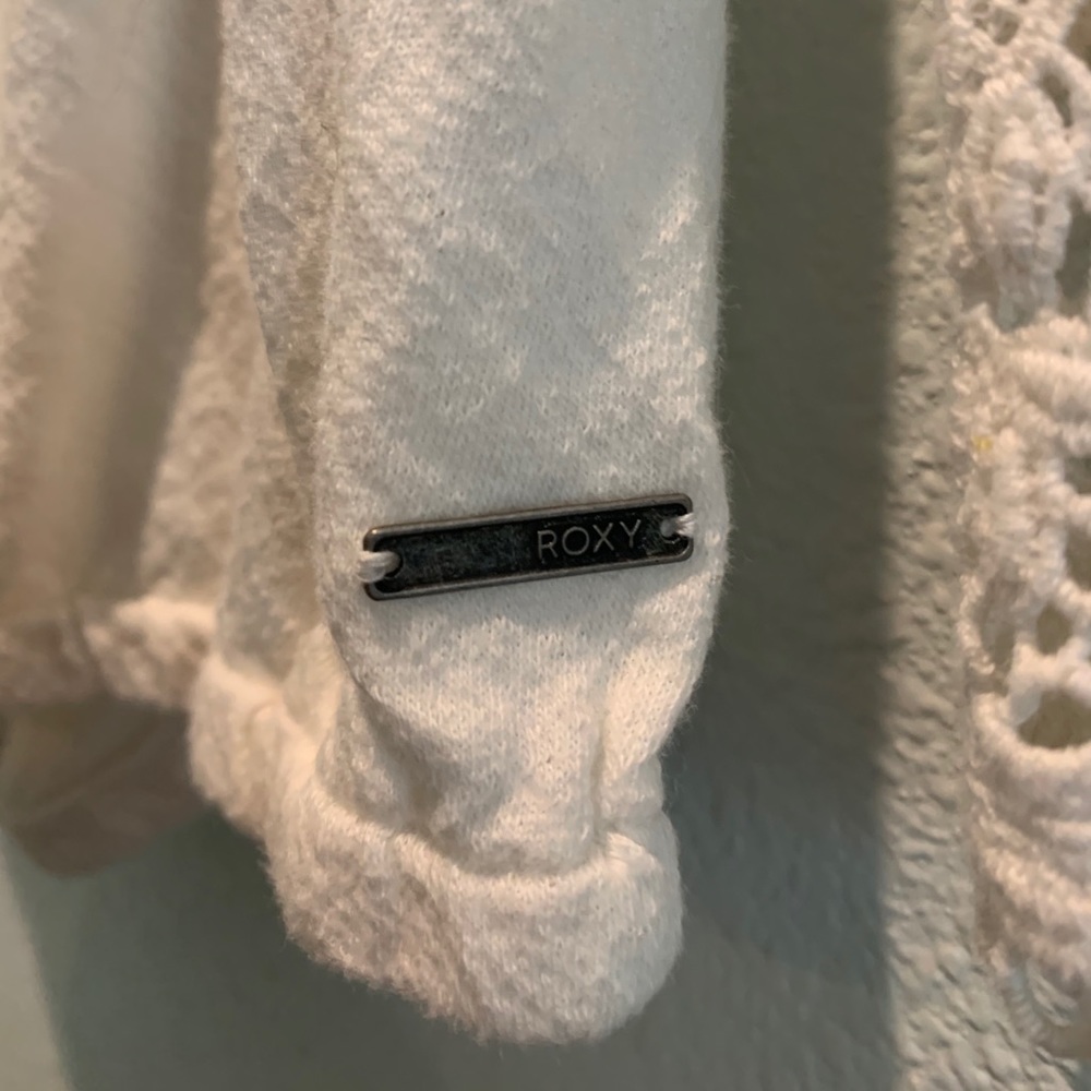 Off-The-Shoulder Roxy Top - Picture 6 of 7